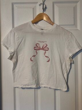 H&M 1989 bow graphic baby tee (great gift for Swifties!)